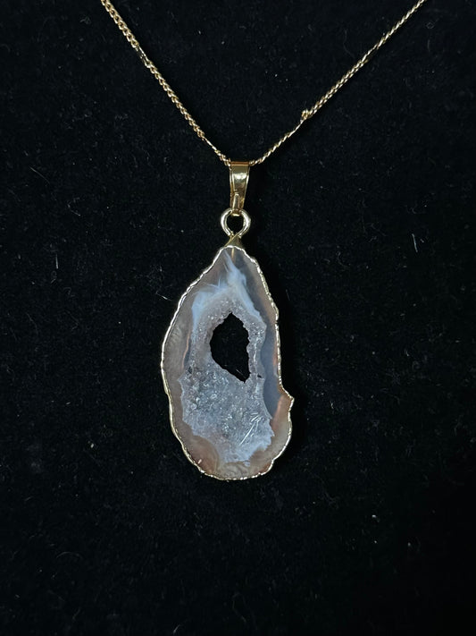DRUZY AGATE GEODE NECKLACE