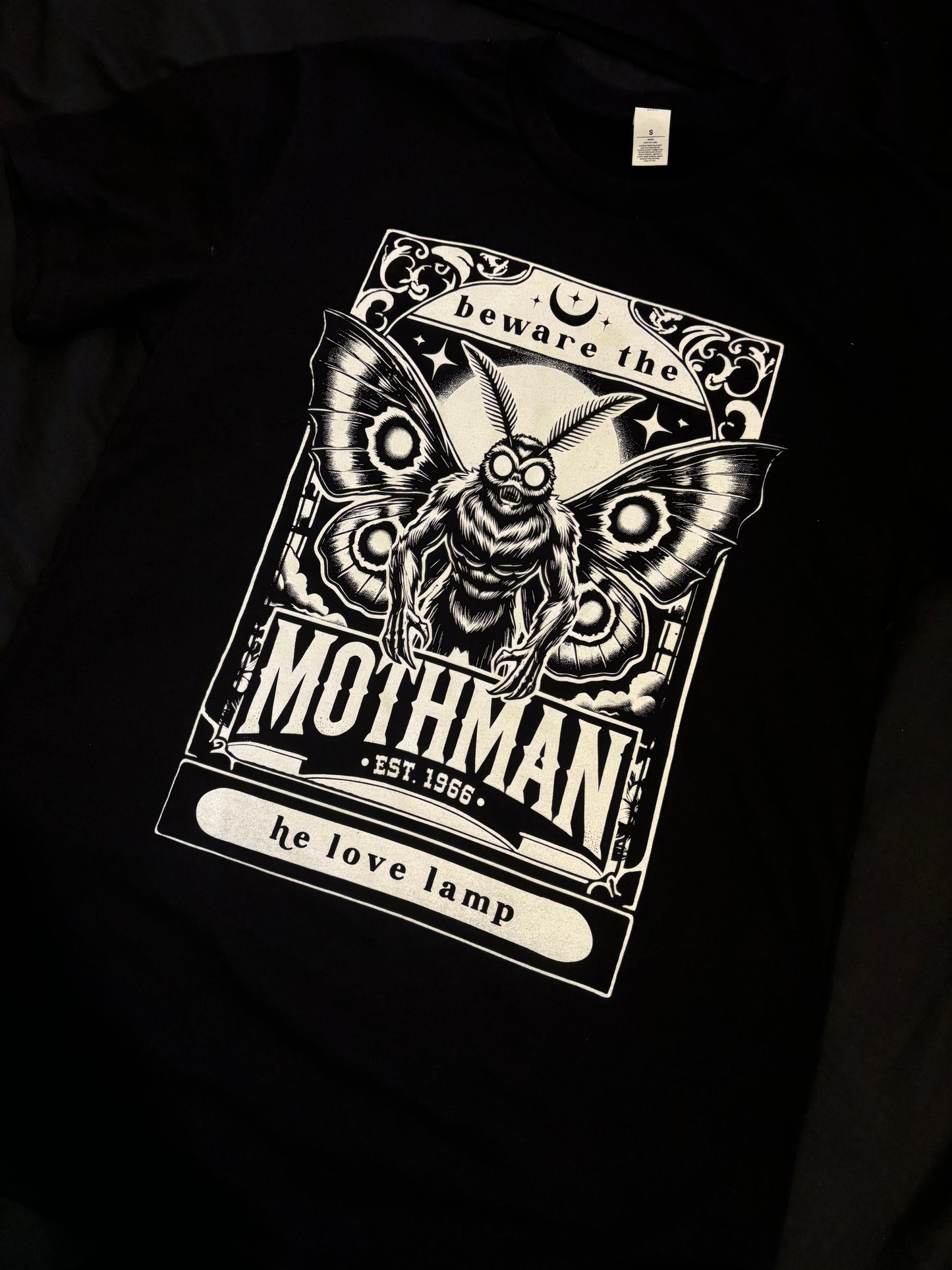 MOTHMAN - he love Lamp T-Shirt