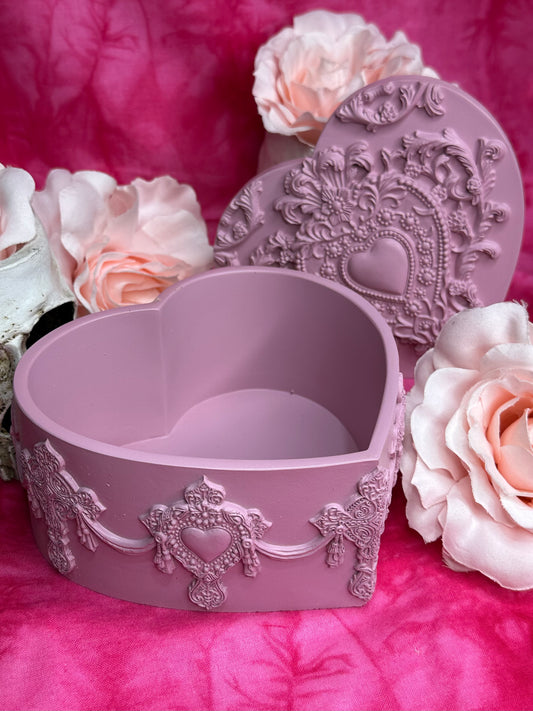 VANITY ROSA ROUGE - Heart Shaped Box