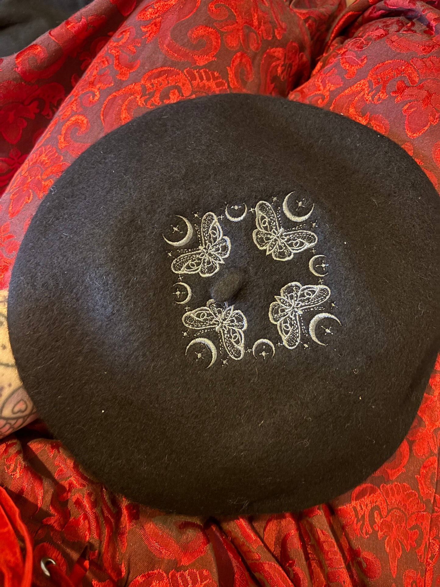 MOTH & MOON -  embroidered beret