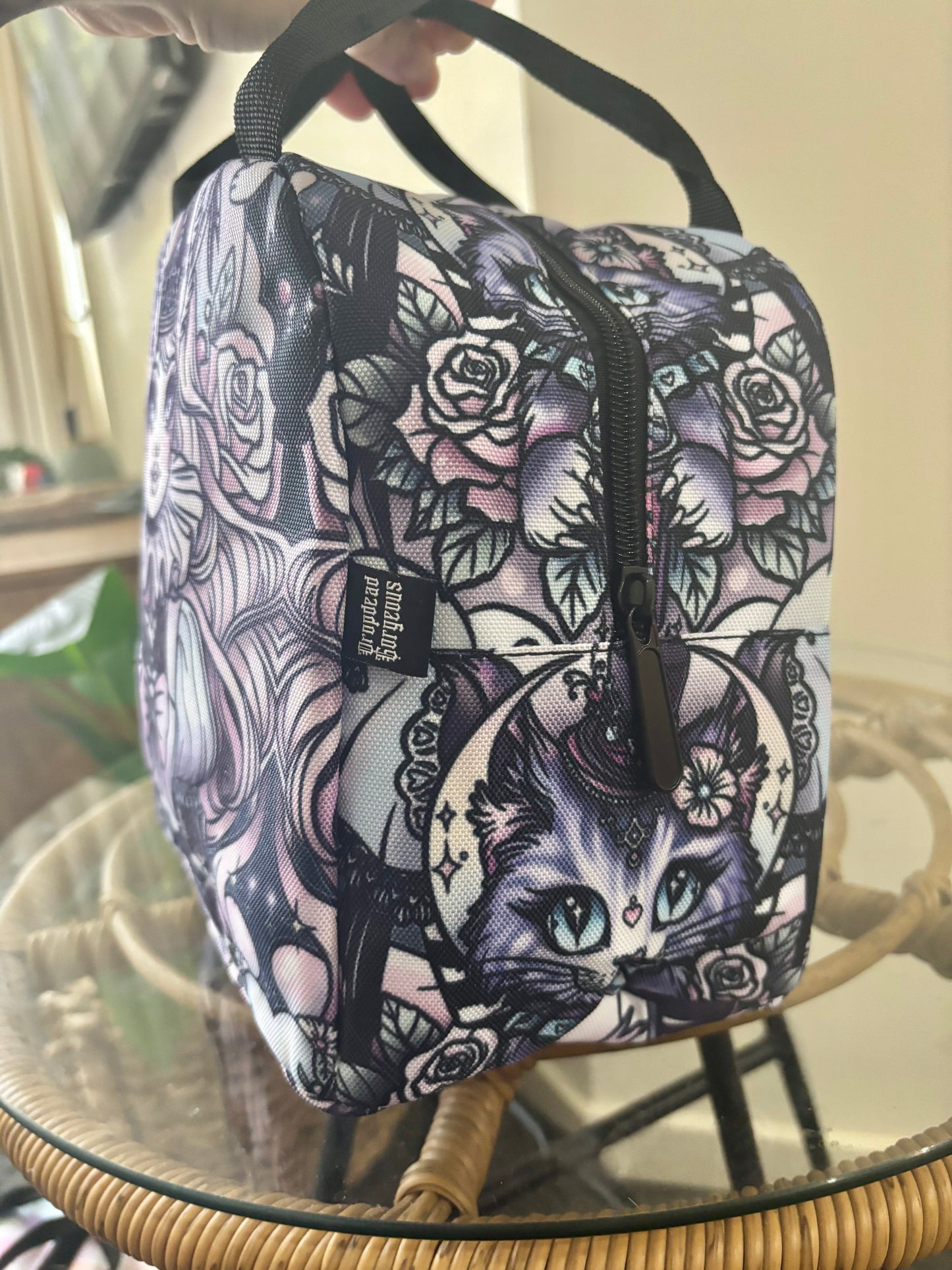 MAGICAL ALICE - Insulated lunch bag